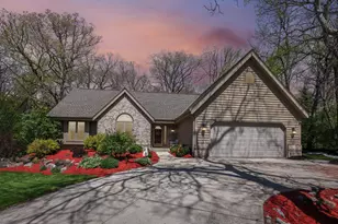 S45W25740 Red Oak Ct, Waukesha, WI 53189 - Photo 34