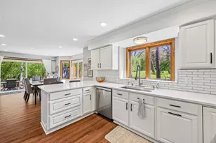 S45W25740 Red Oak Ct, Waukesha, WI 53189 - Photo 12