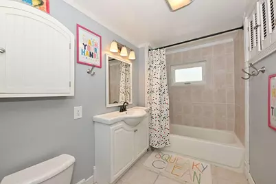 121 W Washington Ave, Hartford, WI 53027 - Photo 16