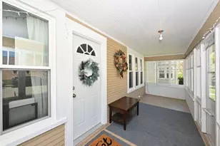 121 W Washington Ave, Hartford, WI 53027 - Photo 2
