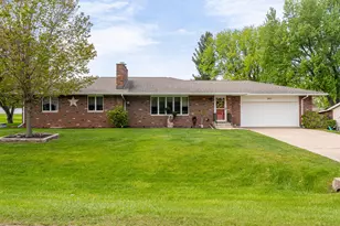 2611 Greenwood Dr, La Crosse, WI 54601 - Photo 1