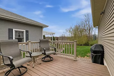 465  Pickett St, Plymouth, WI 53073 - Photo 8