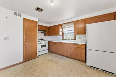 3842 S 77th St, Milwaukee, WI 53220 - Photo 12