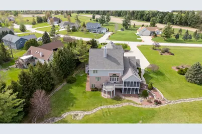 7636  Fairway Ln, Farmington, WI 53090 - Photo 10