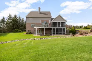 7636 Fairway Ln, Farmington, WI 53090 - Photo 4