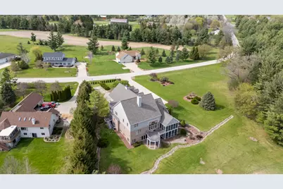 7636  Fairway Ln, Farmington, WI 53090 - Photo 12