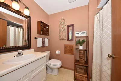 W154N7712  Pheasant Ln, Menomonee Falls, WI 53051 - Photo 16