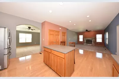 505  Acacia Dr, Saukville, WI 53024 - Photo 8