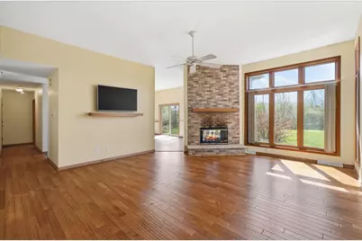437  Emerald Hills Dr, Fredonia, WI 53021 - Photo 6