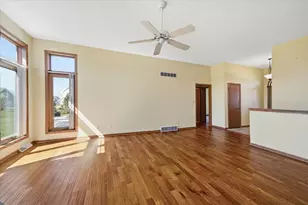 437 Emerald Hills Dr, Fredonia, WI 53021 - Photo 8