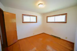 6301 N Joyce Ave, Milwaukee, WI 53225 - Photo 8