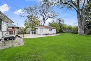 6301 N Joyce Ave, Milwaukee, WI 53225 - Photo 12