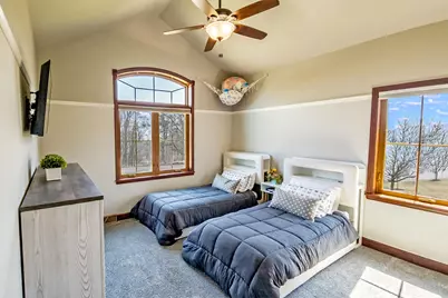 4722 W Oakwood Rd, Franklin, WI 53132 - Photo 22