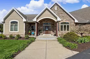 4722 W Oakwood Rd, Franklin, WI 53132 - Photo 2