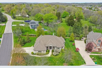 N52W21298  Golfview Ct, Menomonee Falls, WI 53051 - Photo 44