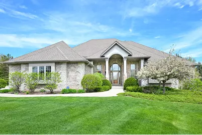 N52W21298  Golfview Ct, Menomonee Falls, WI 53051 - Photo 1