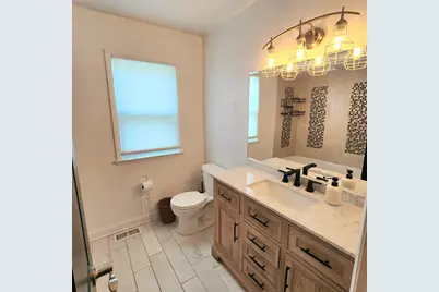 2609  Bate St, Racine, WI 53403 - Photo 8