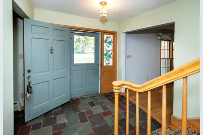 127 E Fox Dale Rd, Glendale, WI 53217 - Photo 10