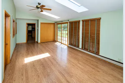 127 E Fox Dale Rd, Glendale, WI 53217 - Photo 16