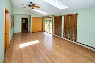127 E Fox Dale Rd, Glendale, WI 53217 - Photo 16