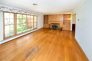 127 E Fox Dale Rd, Glendale, WI 53217 - Photo 14
