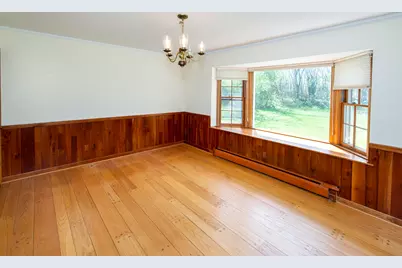 127 E Fox Dale Rd, Glendale, WI 53217 - Photo 18