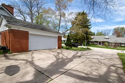 127 E Fox Dale Rd, Glendale, WI 53217 - Photo 70