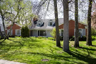 127 E Fox Dale Rd, Glendale, WI 53217 - Photo 1