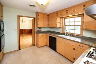 127 E Fox Dale Rd, Glendale, WI 53217 - Photo 24