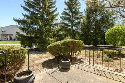 4655 S Woodland Dr, Greenfield, WI 53220 - Photo 20