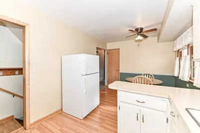 W168N8492  Jacobson Dr, Menomonee Falls, WI 53051 - Photo 14