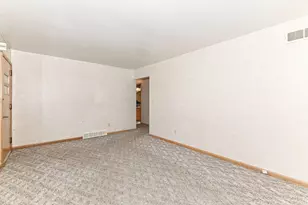 W168N8492 Jacobson Dr, Menomonee Falls, WI 53051 - Photo 10