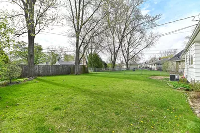 W168N8492  Jacobson Dr, Menomonee Falls, WI 53051 - Photo 34