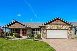 1640 Great Forest Dr, West Bend, WI 53090 - Photo 4