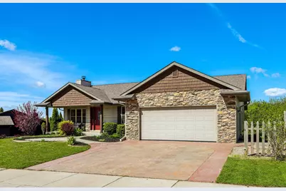 1640  Great Forest Dr, West Bend, WI 53090 - Photo 2