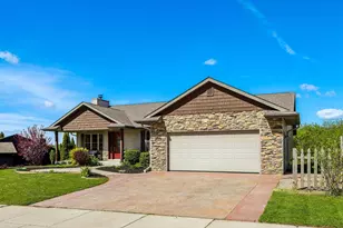 1640 Great Forest Dr, West Bend, WI 53090 - Photo 2