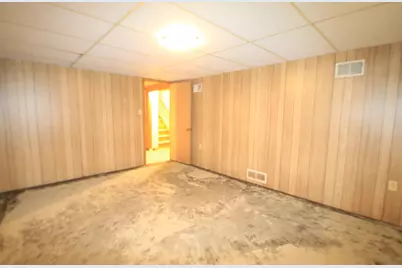 2345 N 103rd St, Wauwatosa, WI 53226 - Photo 12