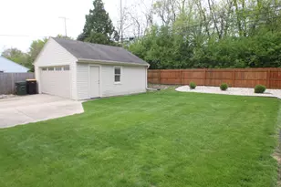 2345 N 103rd St, Wauwatosa, WI 53226 - Photo 16