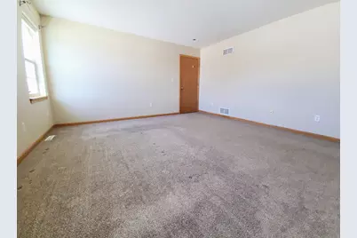 1805  Deer Path -, Waukesha, WI 53189 - Photo 18