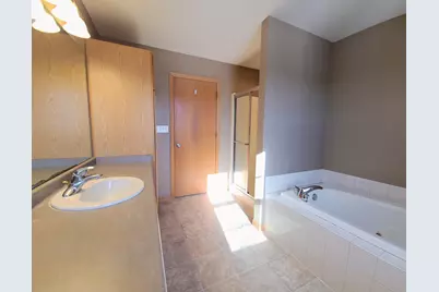 1805  Deer Path -, Waukesha, WI 53189 - Photo 16
