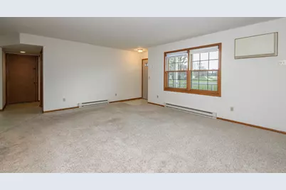 214  Minz Park Cir #1, West Bend, WI 53095 - Photo 6