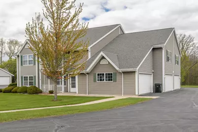 214  Minz Park Cir #1, West Bend, WI 53095 - Photo 2
