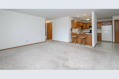 214  Minz Park Cir #1, West Bend, WI 53095 - Photo 4