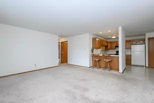 214 Minz Park Cir, West Bend, WI 53095 - Photo 4