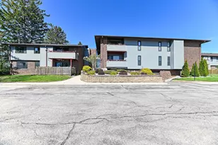 7941 S 68th St, Franklin, WI 53132 - Photo 30