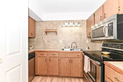 7941 S 68th St #404, Franklin, WI 53132 - Photo 10