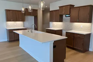 877 S Verona Cir, Grafton, WI 53024 - Photo 6