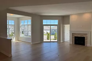877 S Verona Cir, Grafton, WI 53024 - Photo 2