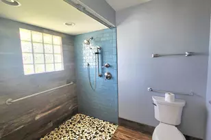 W158N9026 Charles Dr, Menomonee Falls, WI 53051 - Photo 12
