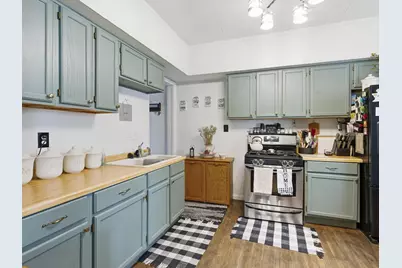 852  Frederick St, Oshkosh, WI 54901 - Photo 2